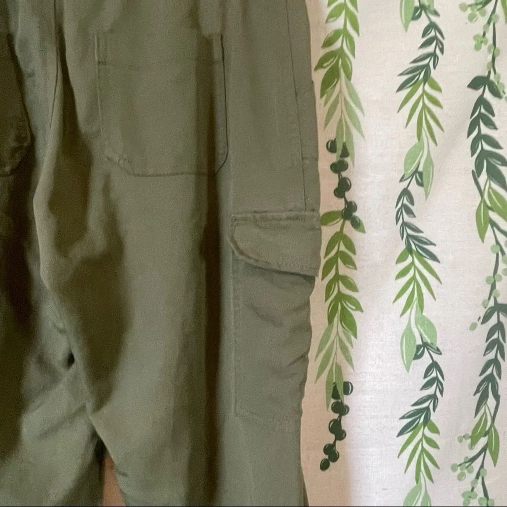 Size 12 Kids Olive Green Joggers A1